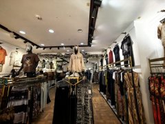 C13377天山区大湾北路经营中服装店转让