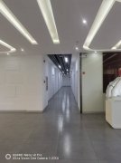 C13384位于阜康市瑶池明珠北门临街三层商铺出租