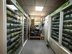 C13395温泉西路商圈经营中23年老店药店转让