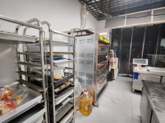 C13394通嘉夜江南27平蛋糕店转让