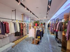 C13399商贸大厦70平服装店转让
