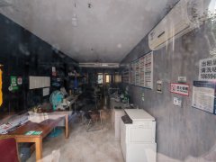 C13400阜康新城花园小区41平图文店转让