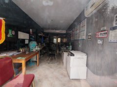 C13400阜康新城花园小区41平图文店转让