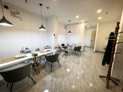 C13448会展绿城百合公寓经营中美甲店转让