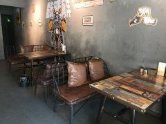 C13479位于昌吉市绿洲北路临街经营中精酿酒馆转让