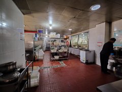 C13512呼图壁园林路800平餐厅出租