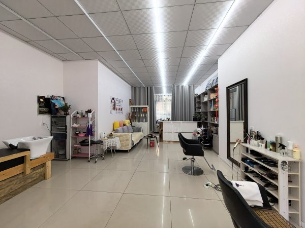 C13637日月星光商圈经营中美容美发店转让 C13637日月星光商圈经营中美容美发店转让