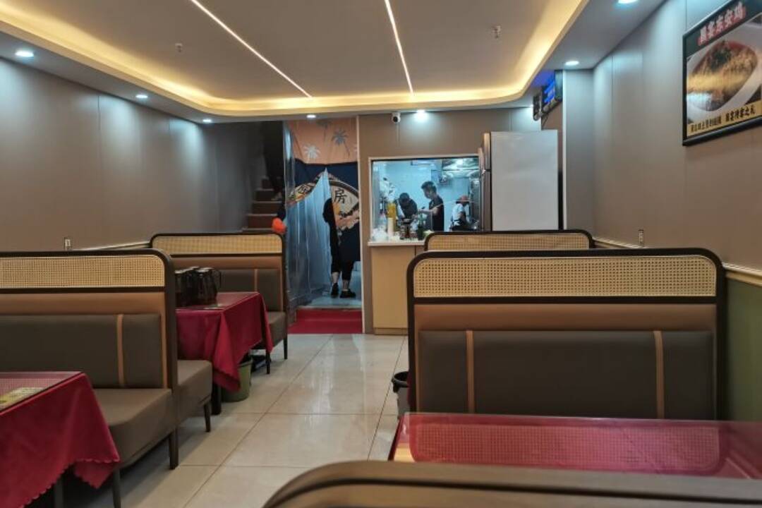 C13647喀什东路繁华商圈经营中餐饮店转让 C13647喀什东路繁华商圈经营中餐饮店转让