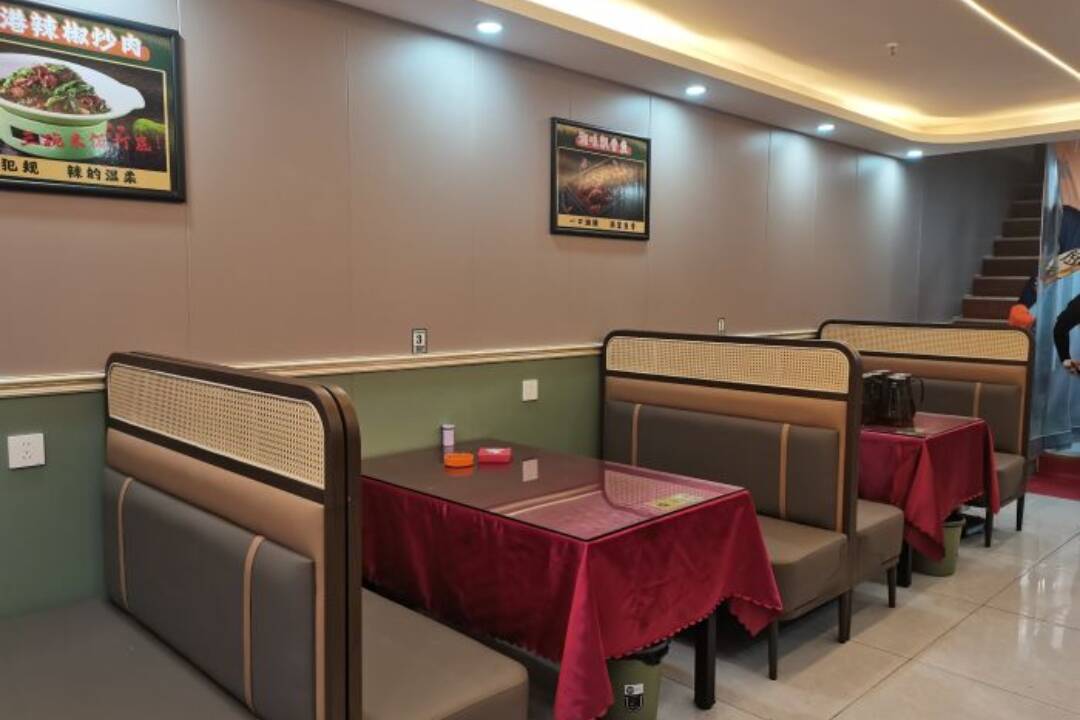 C13647喀什东路繁华商圈经营中餐饮店转让 C13647喀什东路繁华商圈经营中餐饮店转让