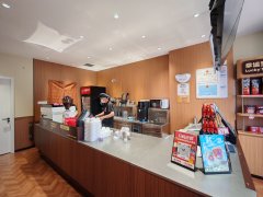 C13524昌吉城建步行街45平咖啡店转让