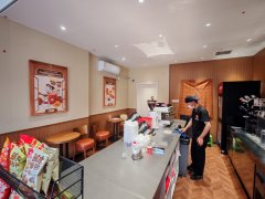 C13524昌吉城建步行街45平咖啡店转让