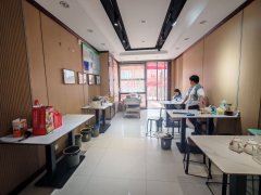 C13541阜康民族巷55平餐厅转让