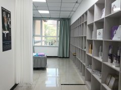 C13548位于昌吉市石河子西路环宇新天地南区临街美容店转让