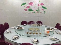 C13565米东区峡门子4亩农家乐出租出售