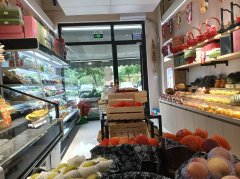 C13577位于昌吉市中山路中山商务广场附近临街果品店转让