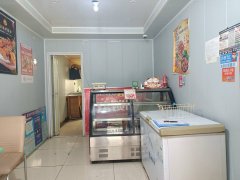 C13580位于昌吉市青年南路桃园小区内临街小吃店转让