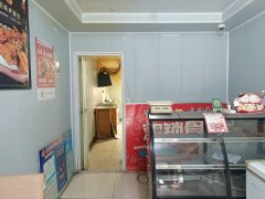 C13580位于昌吉市青年南路桃园小区内临街小吃店转让