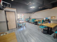 C13604中央郡美食广场头铺130平餐厅转让