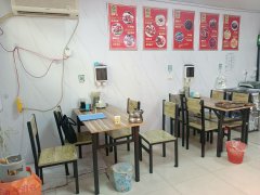C13636位于昌吉市乌伊路伊犁巷内经营中卤制品店转让