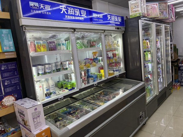 C13676会展大道浩源御邸世家小区大门第一间双层超市整体转 C13676会展大道浩源御邸世家小区大门第一间双层超市整体转