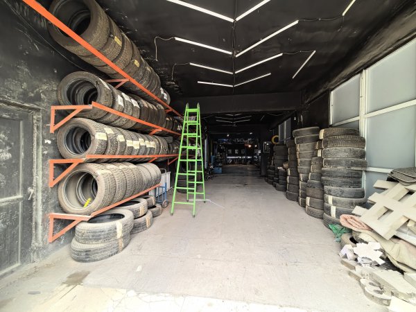 C13672米东区太平渠村经营中9年老店修理厂转让 C13672米东区太平渠村经营中9年老店修理厂转让