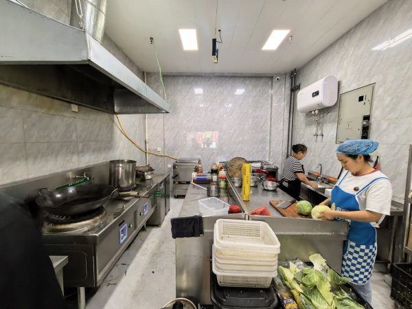 C13697西山九鼎商圈稳定经营中快餐店转让 C13697西山九鼎商圈稳定经营中快餐店转让