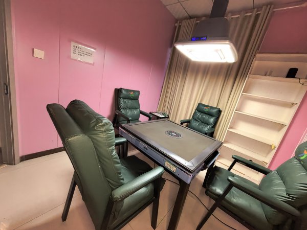 C13716米东区荷兰小镇稳定中棋牌室转让 C13716米东区荷兰小镇稳定中棋牌室转让