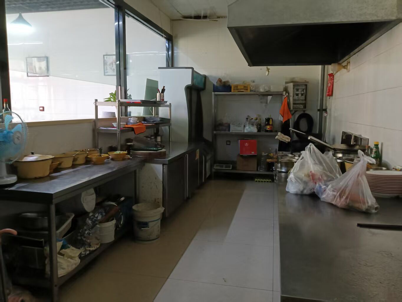 C13723位于昌吉市中山商务广场内经营中餐饮店转让 C13723位于昌吉市中山商务广场内经营中餐饮店转让