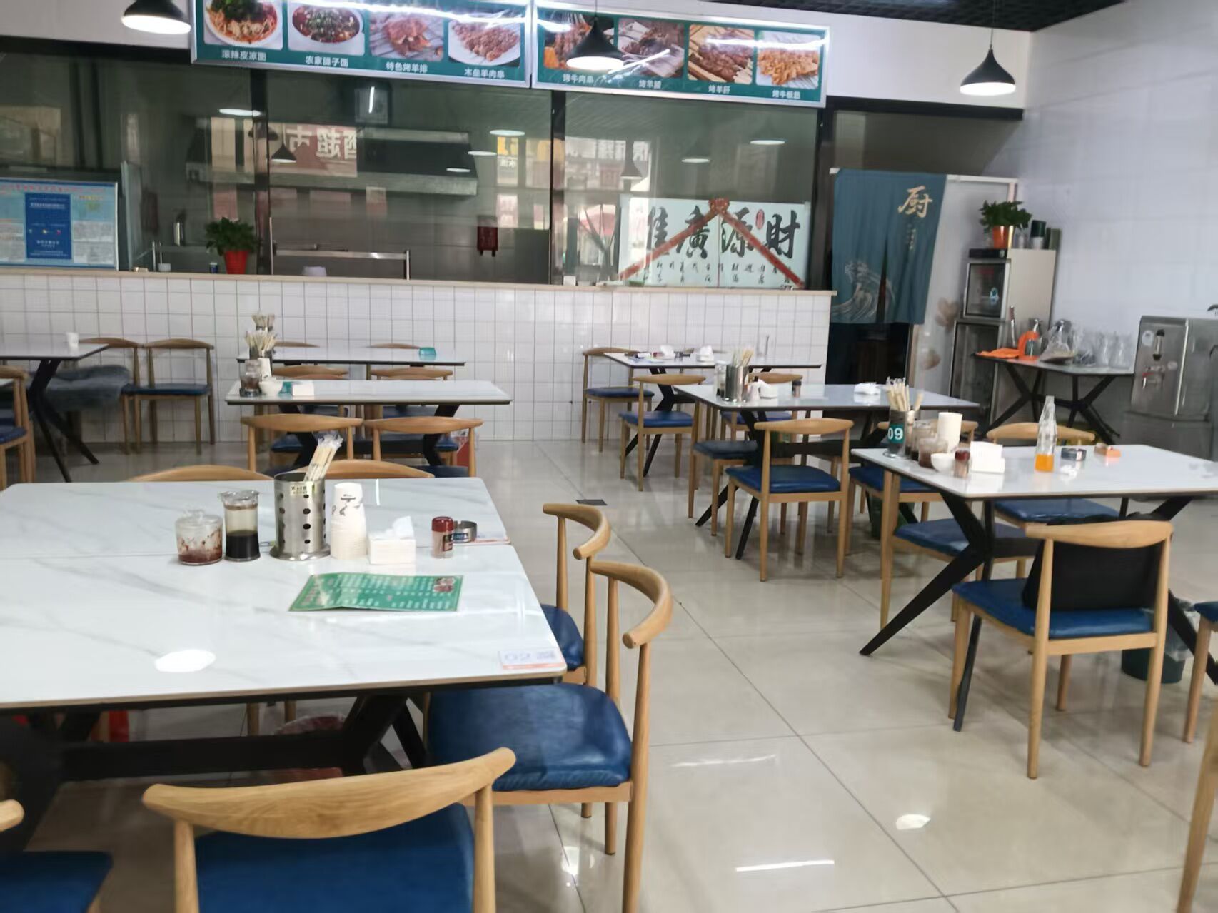 C13723位于昌吉市中山商务广场内经营中餐饮店转让 C13723位于昌吉市中山商务广场内经营中餐饮店转让