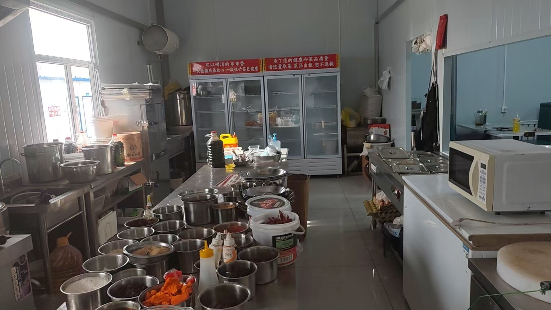 C13737奇台西黑山中心在建电厂生活区内135平餐厅转让 C13737奇台西黑山中心在建电厂生活区内135平餐厅转让