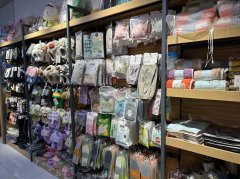 C13682位于乌市财大校区女生宿舍楼下经营中文创优品店转让