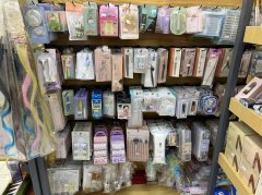C13682位于乌市财大校区女生宿舍楼下经营中文创优品店转让