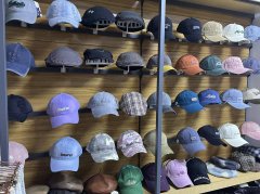 C13682位于乌市财大校区女生宿舍楼下经营中文创优品店转让