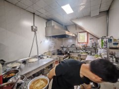 C13686米东区卡子湾盛源市场餐厅转让