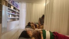 C13699昌吉健康东路海棠小镇一期临街二楼美容养生馆转让