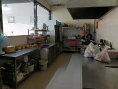 C13723位于昌吉市中山商务广场内经营中餐饮店转让