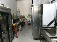 C13932位于阜康市富地康城商业街酒吧转让
